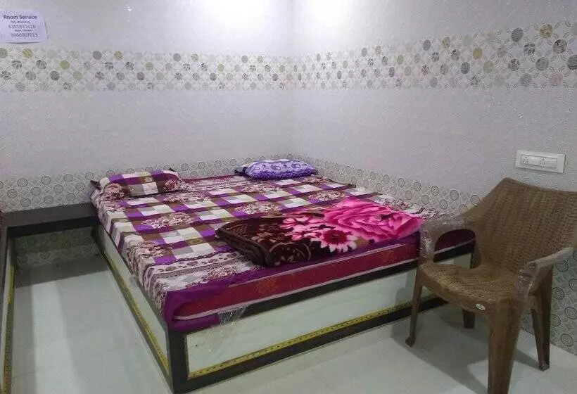 Hotelli Sree Guru Sannidhi A Budget Luxury Lodge