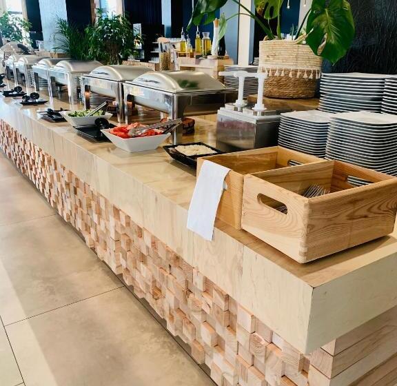 Natural Hotel W Rezerwacie Przy Plaży Na Wyspie