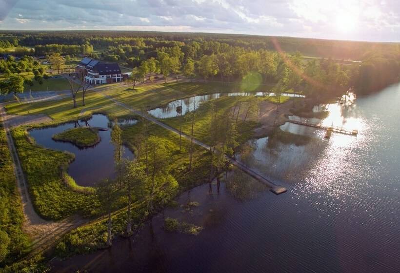 Natural Hotel W Rezerwacie Przy Plaży Na Wyspie