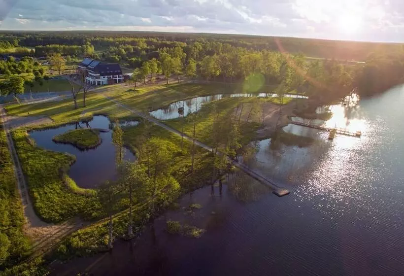 Natural Hotel W Rezerwacie Przy Plaży Na Wyspie