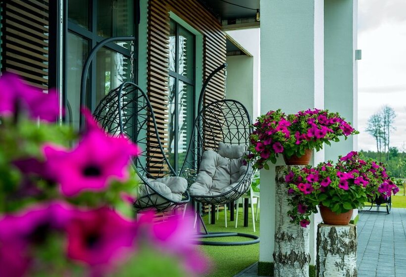 Natural Hotel W Rezerwacie Przy Plaży Na Wyspie