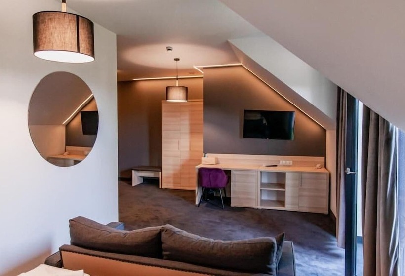 Natural Hotel W Rezerwacie Przy Plaży Na Wyspie