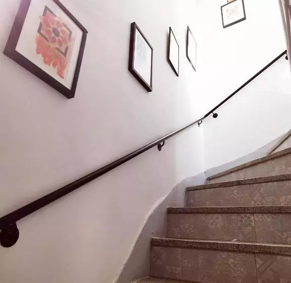 پانسیون Cine House
