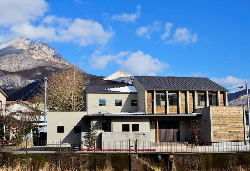 Rjokan Yufuin Tsuru No Yu