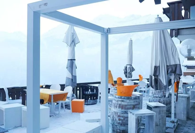 Отель Maya Caprice