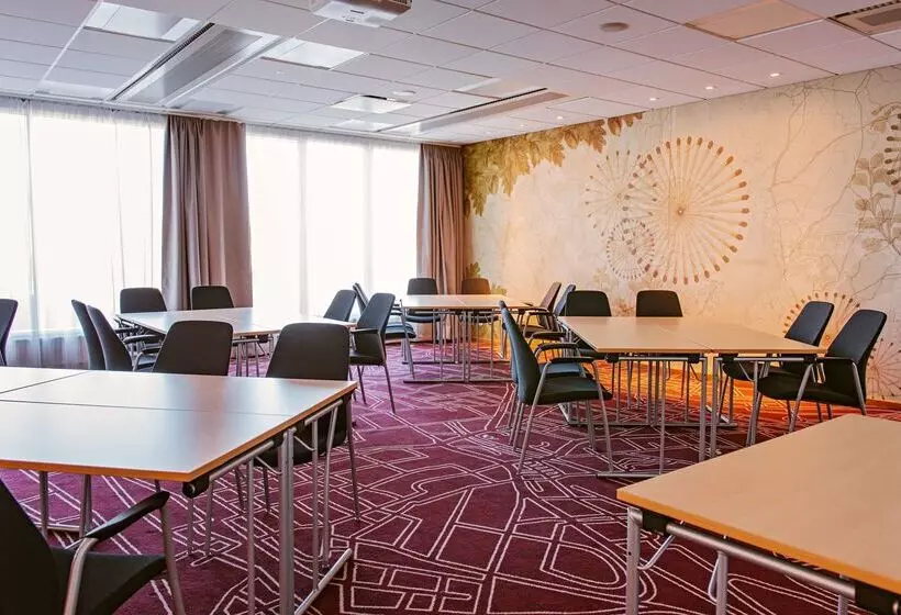 Отель Scandic Elmia