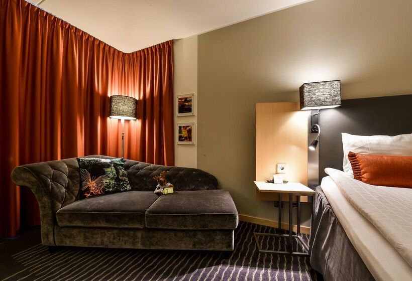 هتل Scandic Triangeln