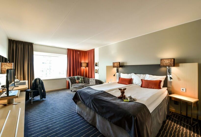 هتل Scandic Triangeln