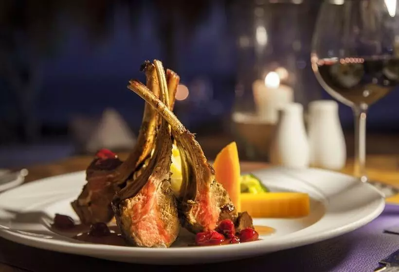 هتل Palm Island Resort & Spa