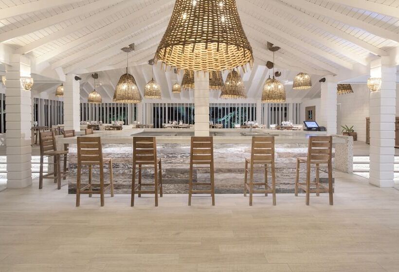 هتل Palm Island Resort & Spa