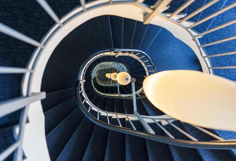 هتل Merian Basel Self Check In