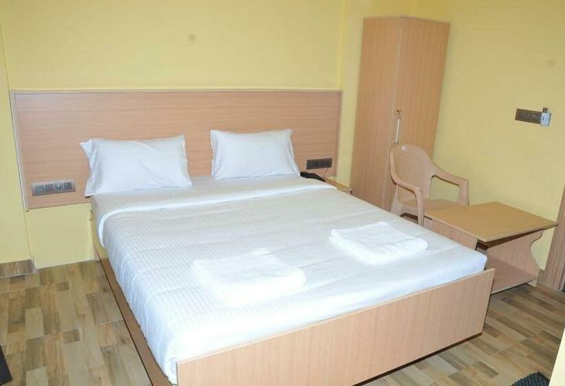 Hotell R R Residency