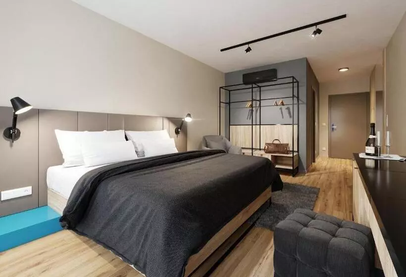 هتل Avenue Pallova 28