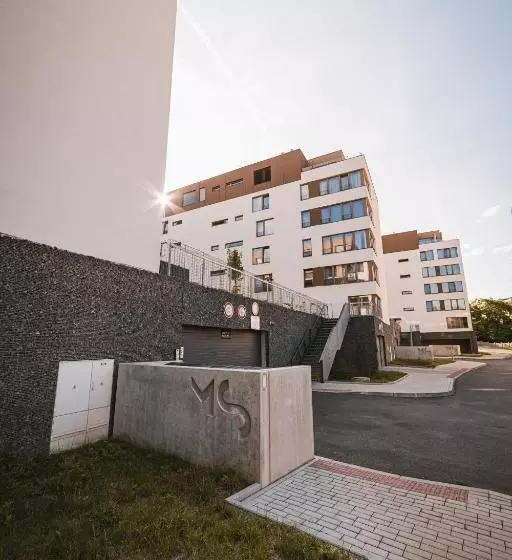 هتل Avenue Pallova 28