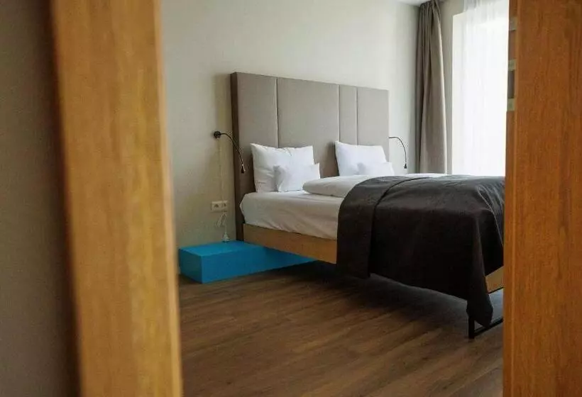 هتل Avenue Pallova 28