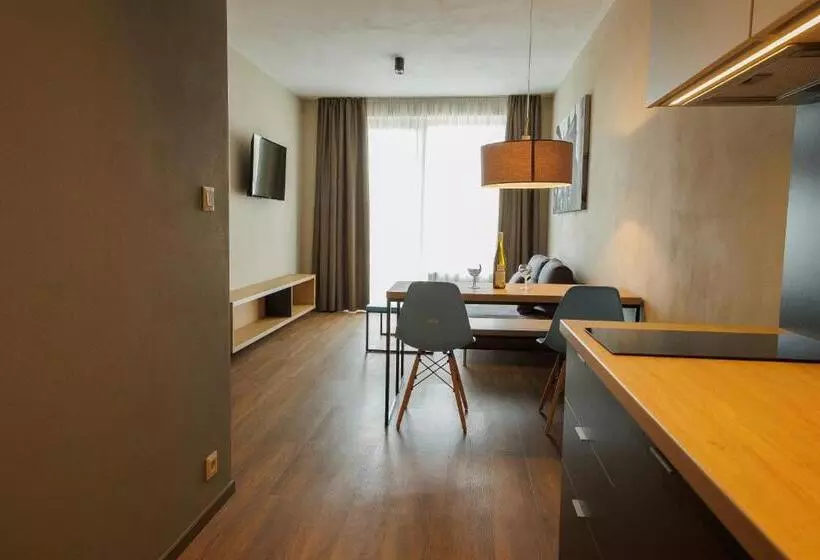 هتل Avenue Pallova 28