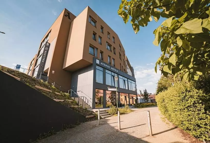 هتل Avenue Pallova 28