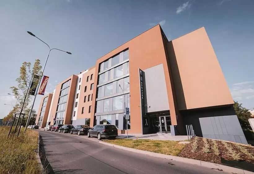 هتل Avenue Pallova 28