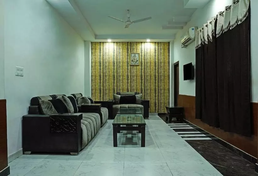ホテル Kartikay Grand By Oyo Rooms