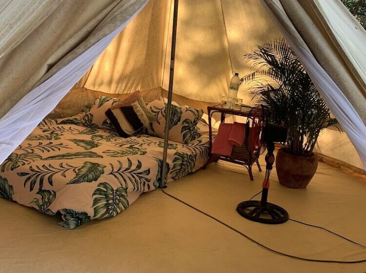 בית מלון כפרי On The Rocks