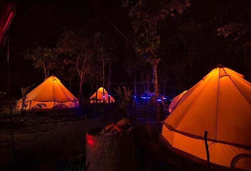 בית מלון כפרי On The Rocks