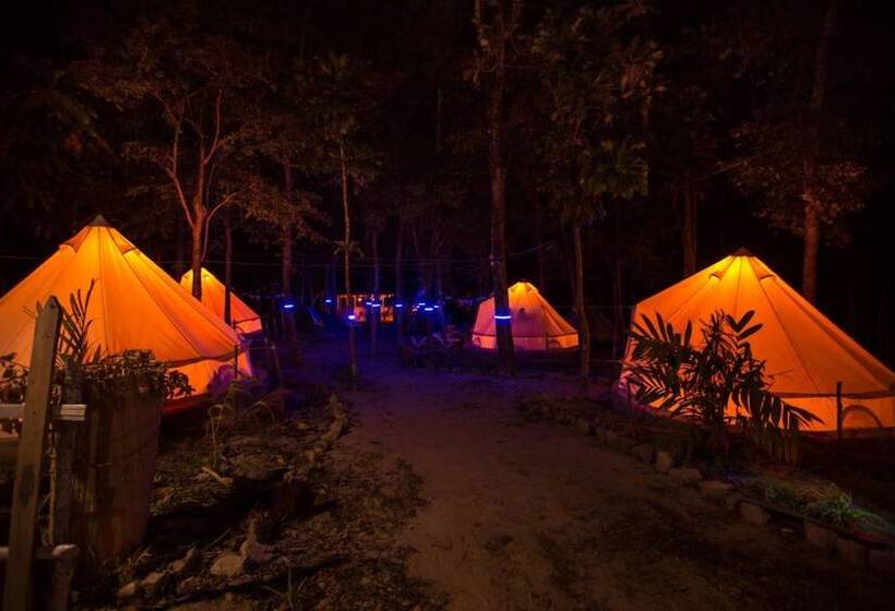 בית מלון כפרי On The Rocks