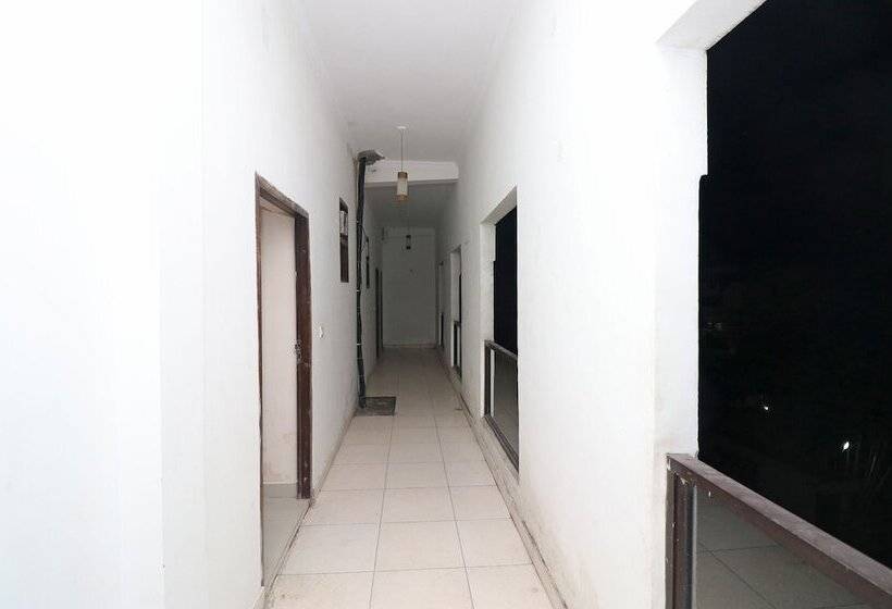 בית מלון כפרי Rajshri By Oyo Rooms