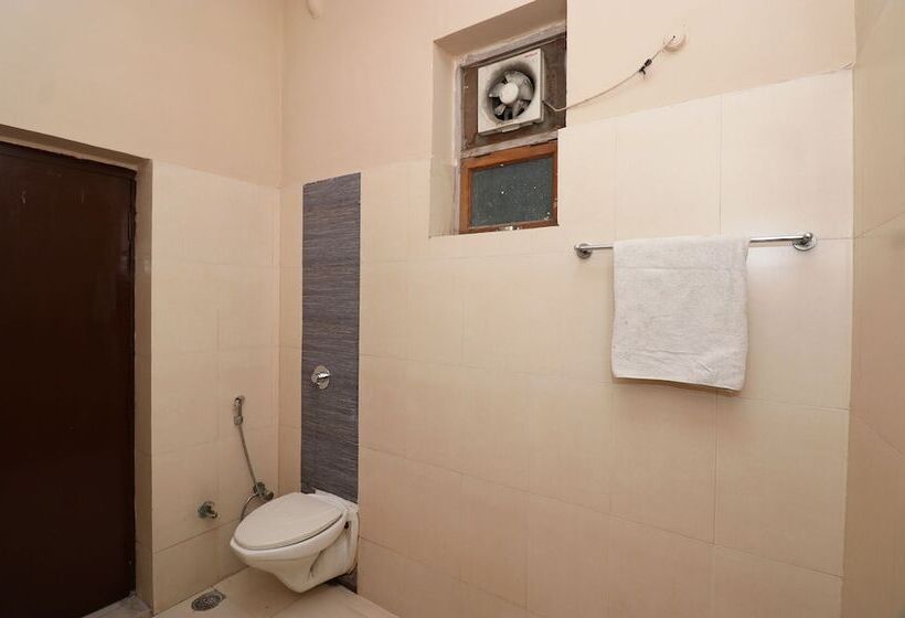 בית מלון כפרי Rajshri By Oyo Rooms