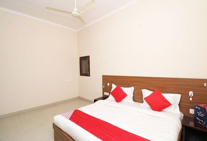 בית מלון כפרי Rajshri By Oyo Rooms