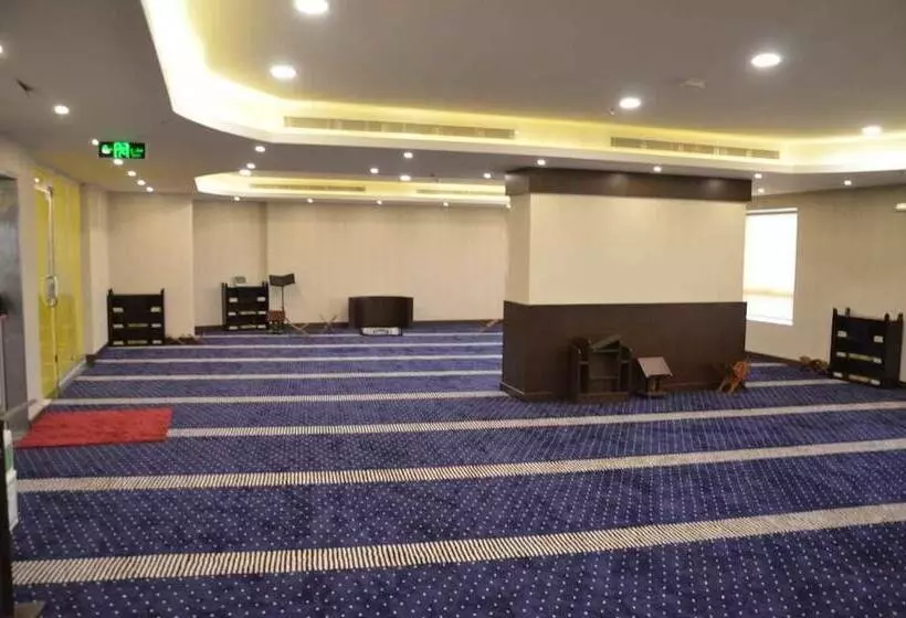 هتل Rawabi Emirates