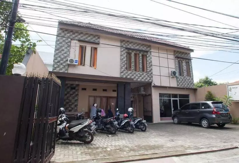 Hotelli Reddoorz Syariah Near Untag Banyuwangi