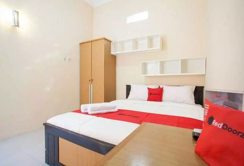 Hotelli Reddoorz Syariah Near Untag Banyuwangi