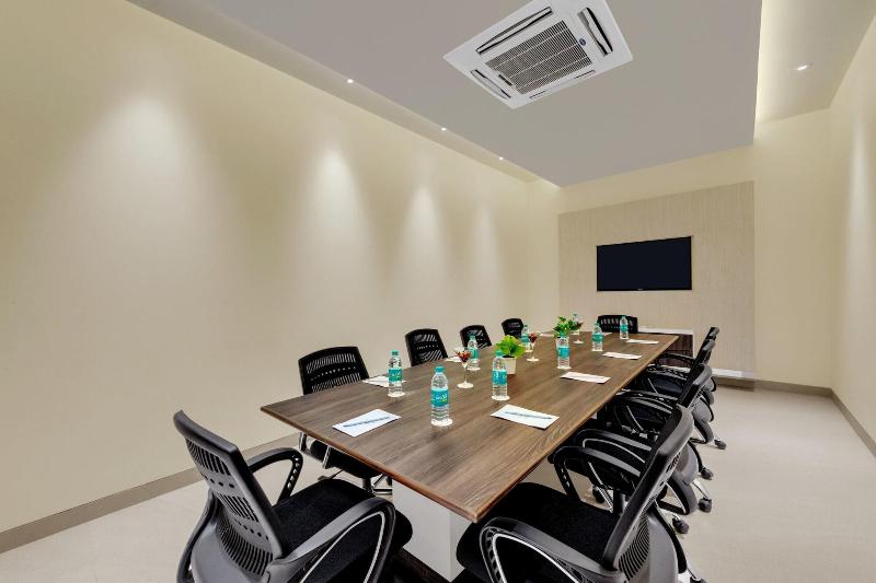 ホテル The Fern Residency, Karad