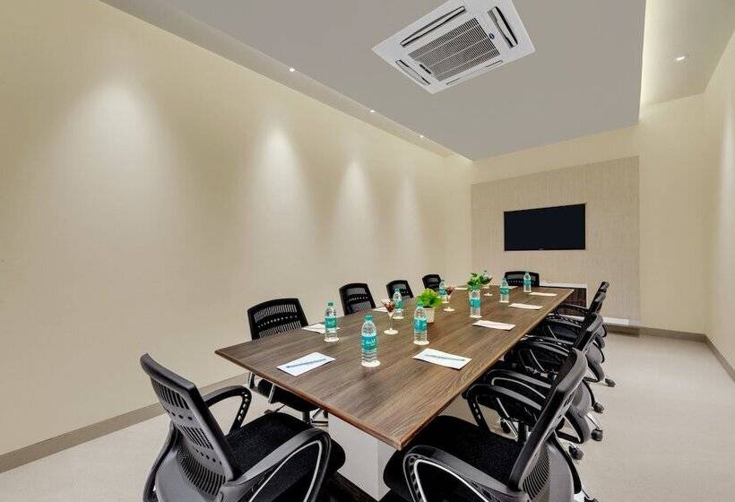 ホテル The Fern Residency, Karad