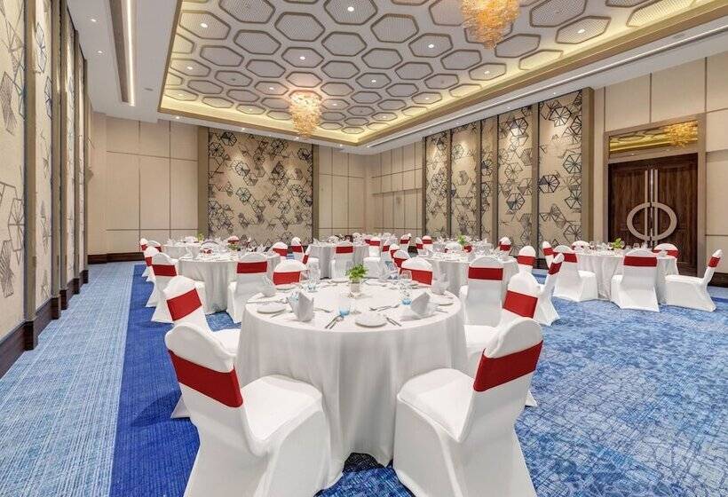 ホテル The Fern Residency, Karad