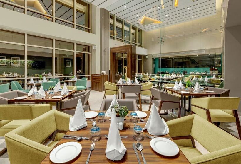 ホテル The Fern Residency, Karad