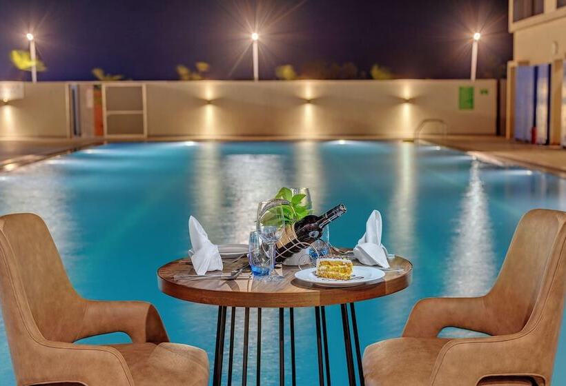 ホテル The Fern Residency, Karad