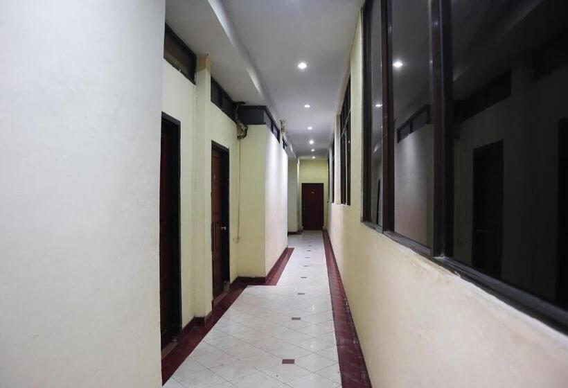 Mona Plaza Hotel By Oyo Rooms