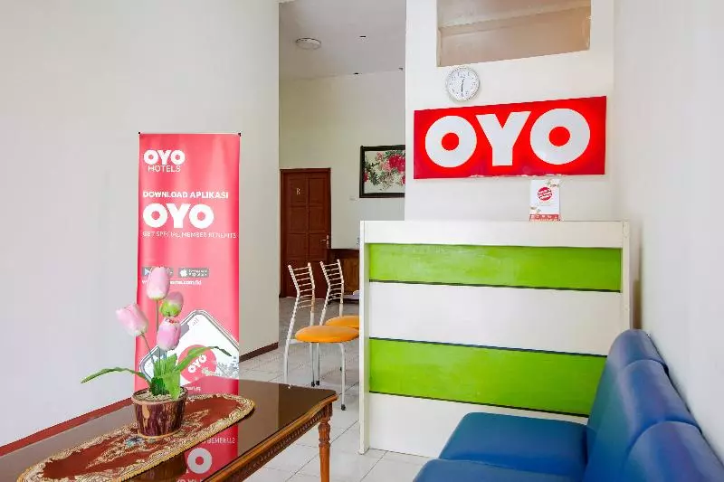 پانسیون Rumah Mumu Kost & Homestay By Oyo Rooms
