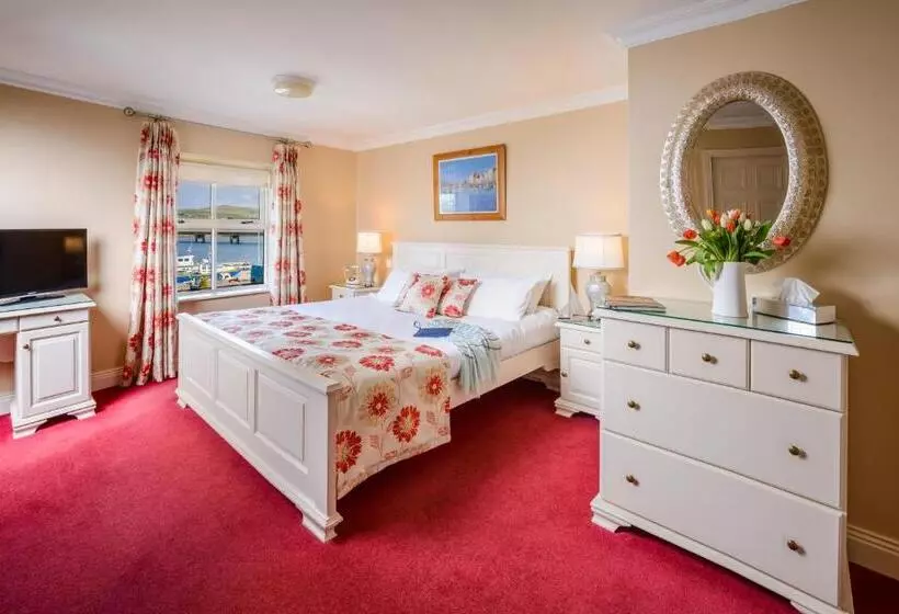 The Moorings Hotel & Seafood Restaurant