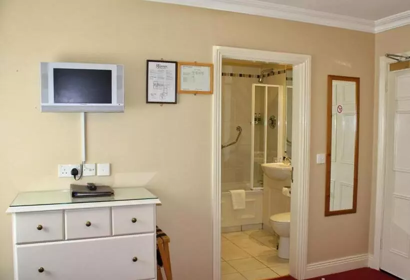 The Moorings Hotel & Seafood Restaurant