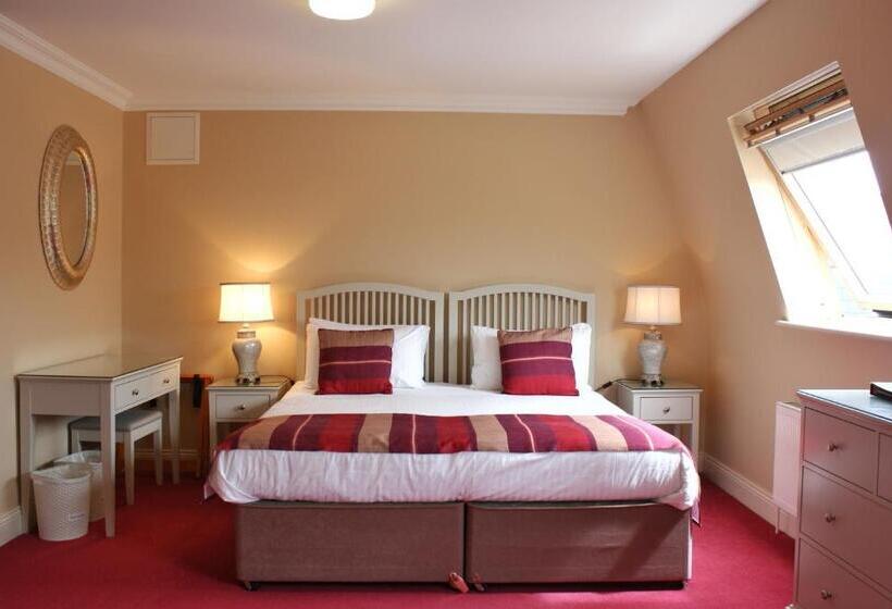 The Moorings Hotel & Seafood Restaurant