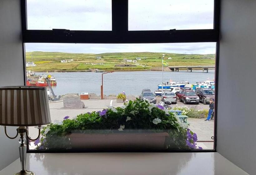 The Moorings Hotel & Seafood Restaurant