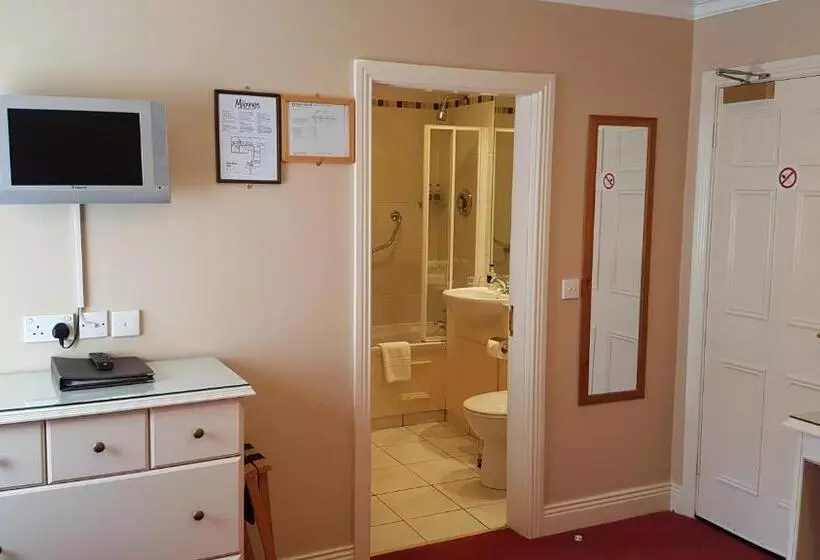 The Moorings Hotel & Seafood Restaurant