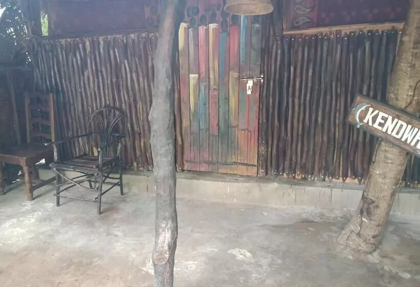 هاستل Diani Banda Cottages