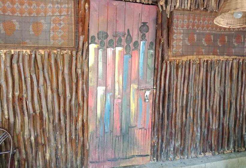 هاستل Diani Banda Cottages