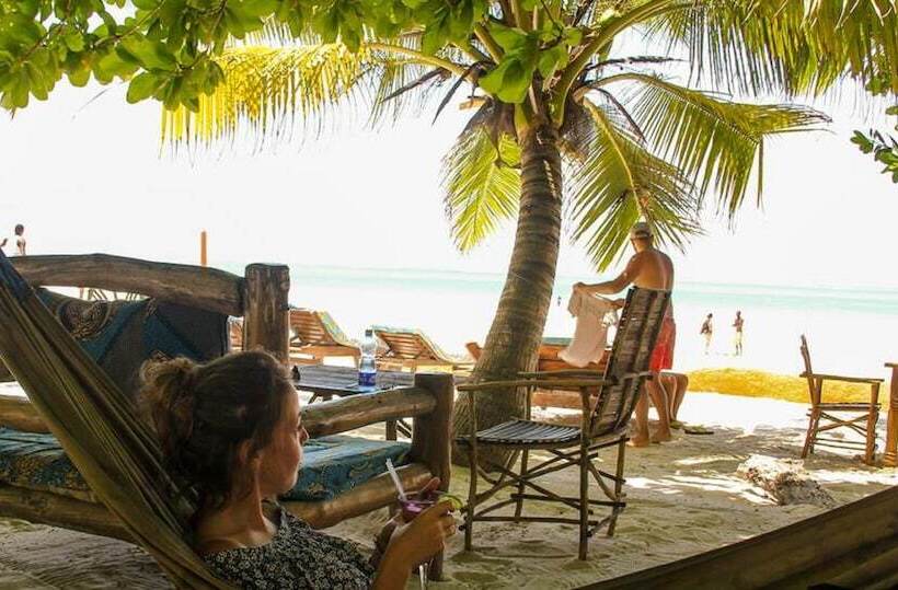 هاستل Diani Banda Cottages