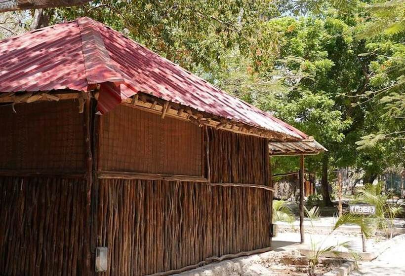 هاستل Diani Banda Cottages