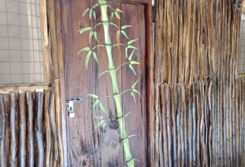 هاستل Diani Banda Cottages