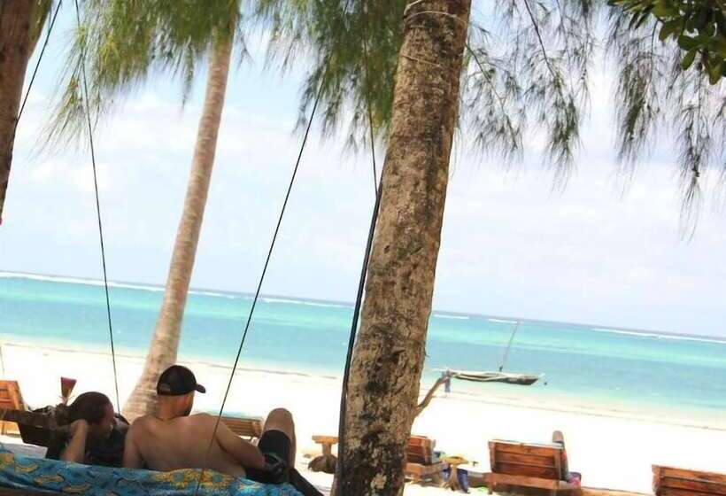 هاستل Diani Banda Cottages